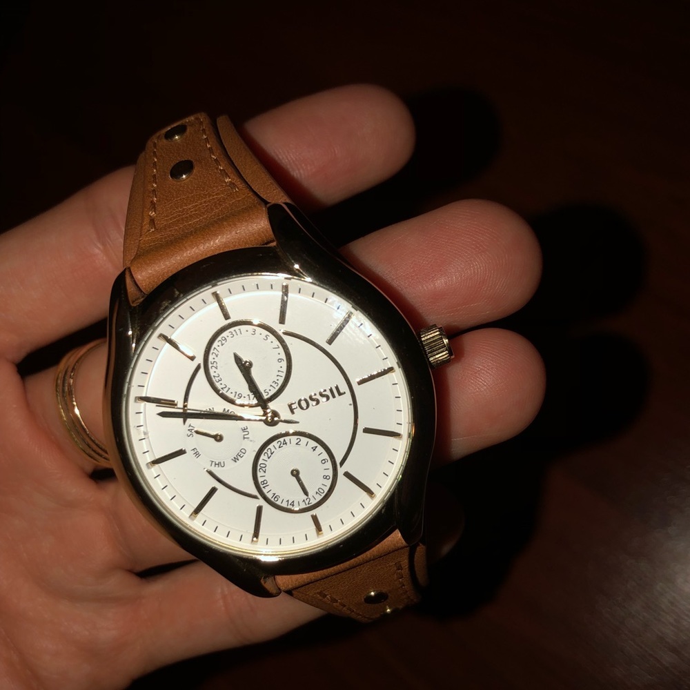 FOSSIL watch w/ brown leather strap